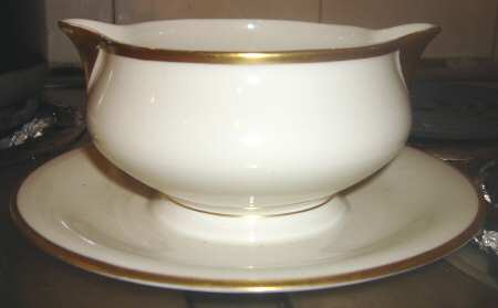 Branford Gravy Boat with Attached Underplate