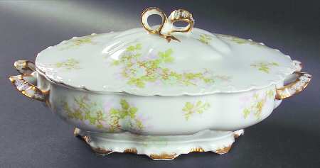 Bretagne Oval Covered Vegetable