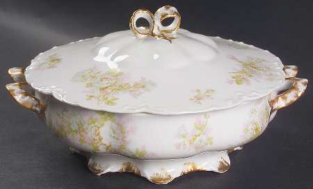 Bretagne Round Covered Vegetable
