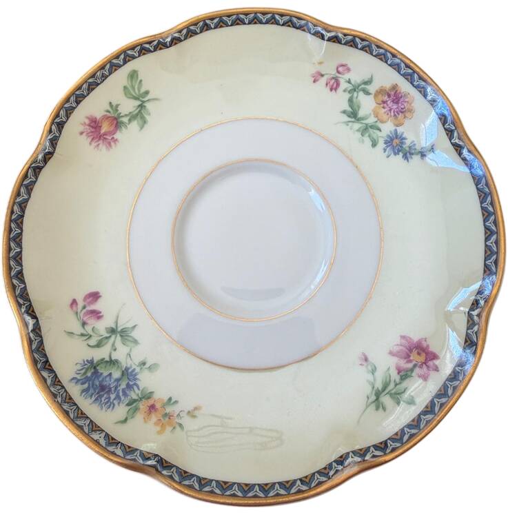 Burgundy Saucer
