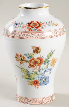 Cathay (Gold Trim) 7" Vase