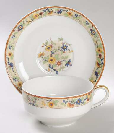 Chantilly Flat Cup & Saucer Set
