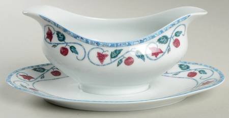 Chablis Gravy Boat with Attached Underplate