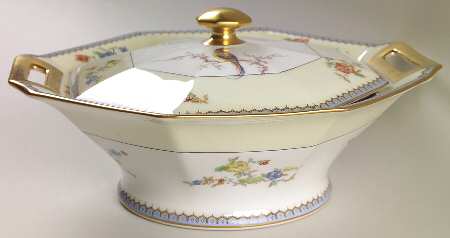 Chambord (Birds, Older Patt) Octagonal Covered Vegetable