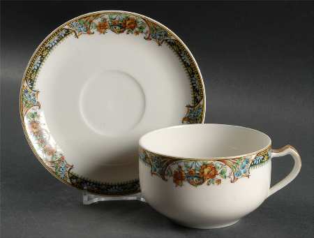 Chanson Flat Cup & Saucer Set