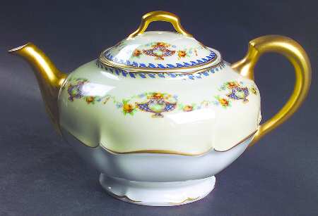 Charm Teapot & Lid