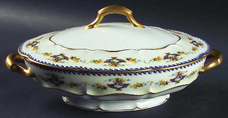 Charm Oval Covered Vegetable