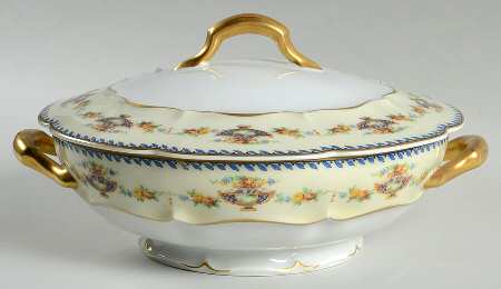 Charm Round Covered Vegetable
