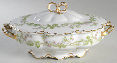 Charonne Oval Covered Vegetable