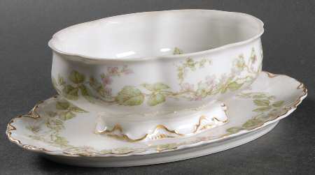 Charonne Gravy Boat with Attached Underplate