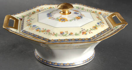 Chateaudun Round Covered Vegetable