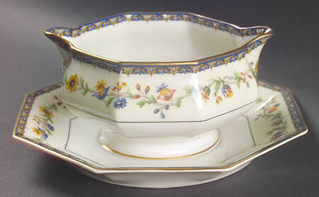 Chateaudun Gravy Boat with Attached Underplate