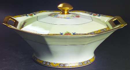 Chenonceaux Octagonal Covered Vegetable