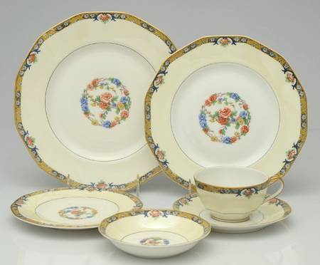 Chenonceaux 48 Piece Estate Set