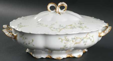 Cherbourg Oval Covered Vegetable