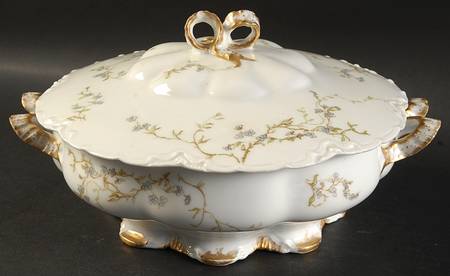 Cherbourg Round Covered Vegetable