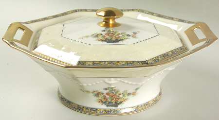 Chippendale Round Covered Vegetable