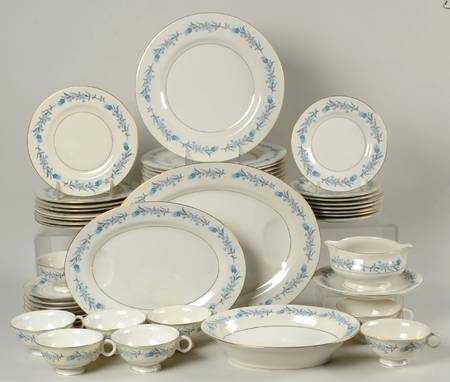 Clinton 44 Piece Estate Set