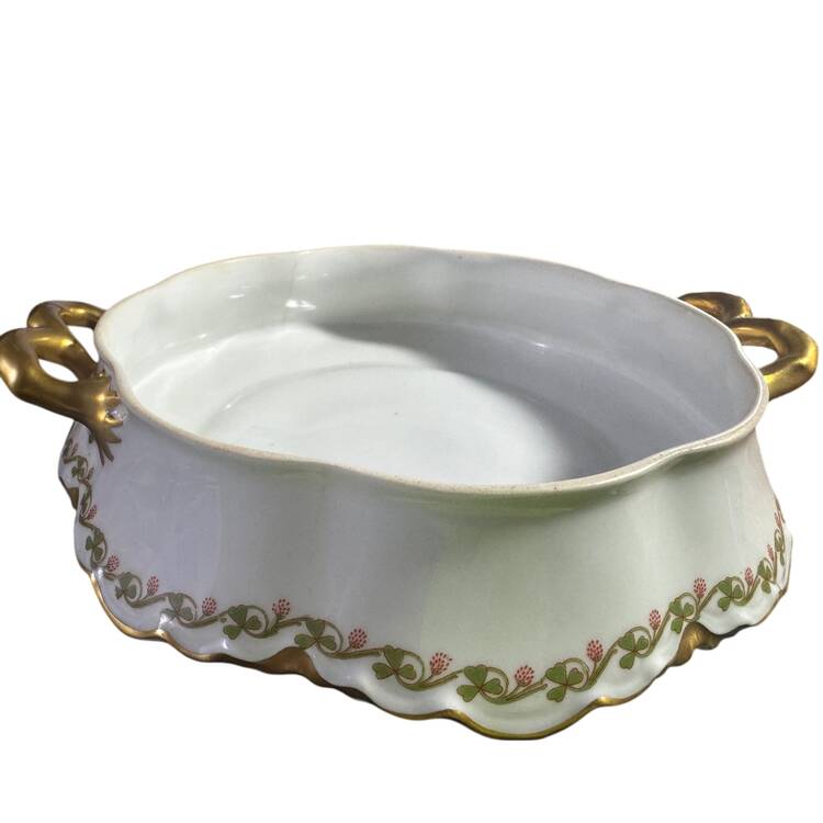 Clover Leaf Round Vegetable No Lid