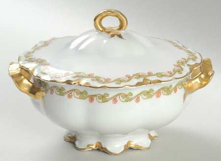 Clover Leaf Covered Soup Bowl