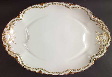Clover Leaf 17" Oval Platter with Well