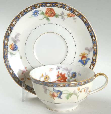 Cluny Oversized Cup & Saucer Set