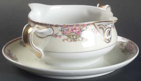 Commodore (No Trim) Gravy Boat with Attached Underplate
