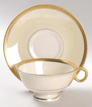 Corinth Footed Cup & Saucer Set