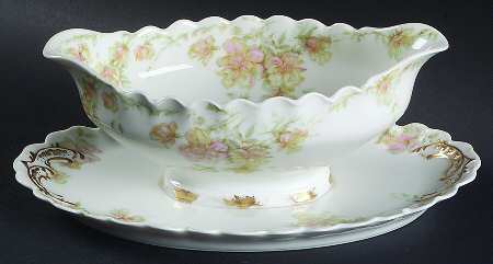 Countess Gravy Boat with Attached Underplate
