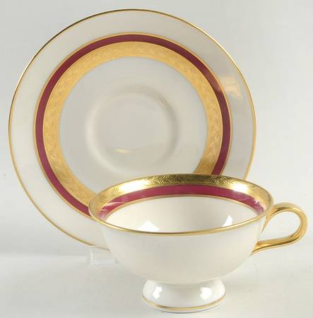 H5105 Footed Cup & Saucer Set