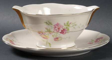 Dorset Gravy Boat with Attached Underplate