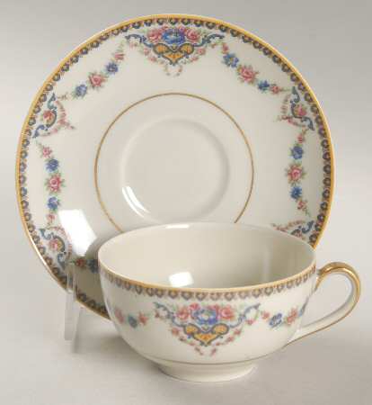 Dora Flat Cup & Saucer Set