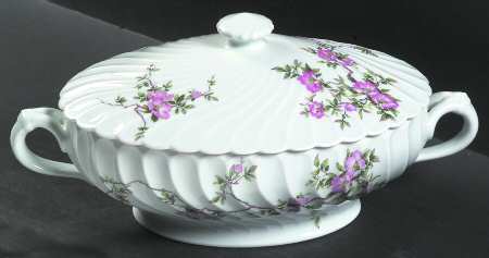 Eglantine Oval Covered Vegetable