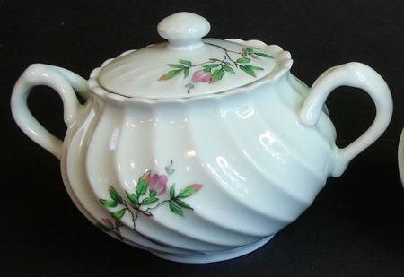Eglantine Sugar Bowl & Lid