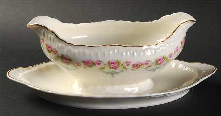 Elaine Gravy Boat with Attached Underplate