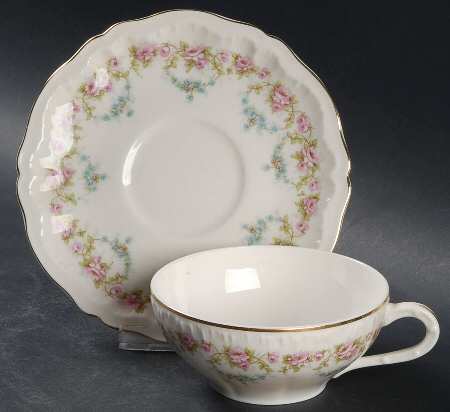 Elaine Flat Cup & Saucer Set