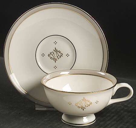Elysee Footed Cup & Saucer Set