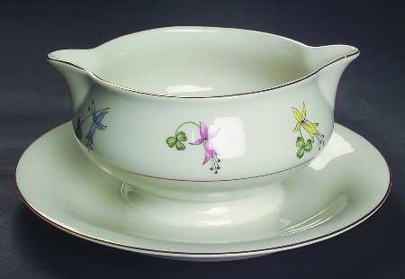 Festival Gravy Boat with Attached Underplate