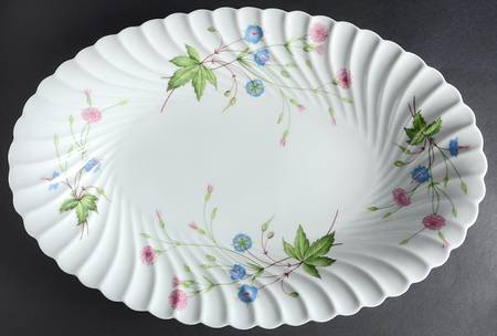 Florence (Newer, Swirl Edge, No Trim) 15" Oval Serving Platter