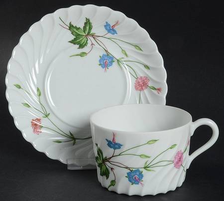 Florence (Newer, Swirl Edge, No Trim) Breakfast Cup & Saucer Set