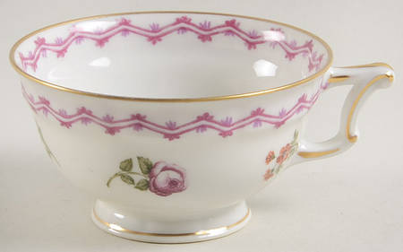 Fontainebleau (Scalloped, Purple Floral) Footed Cup