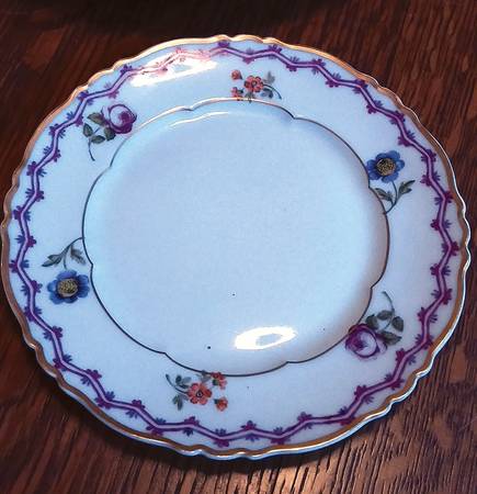Fontainebleau (Scalloped, Purple Floral) Bread & Butter Plate