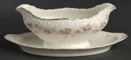 Francine Gravy Boat with Attached Underplate