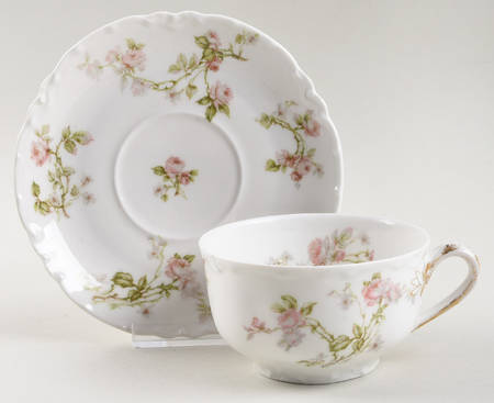 Frontenac (French) Oversized Cup & Saucer Set