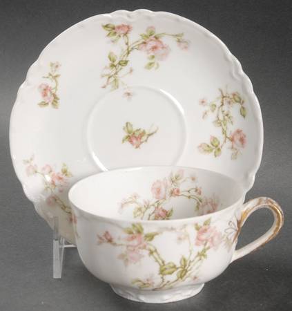 Frontenac (French) Flat Cup & Saucer Set