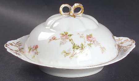 Frontenac (French) Round Covered Butter with Strainer