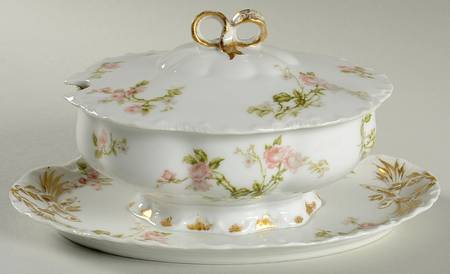 Frontenac (French) Sauce Boat with Attached Underplate & Lid