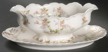 Frontenac (French) Gravy Boat with Attached Underplate