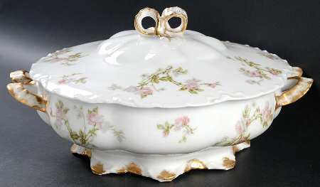 Frontenac (French) Round Covered Vegetable