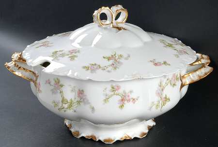 Frontenac (French) Tureen & Lid